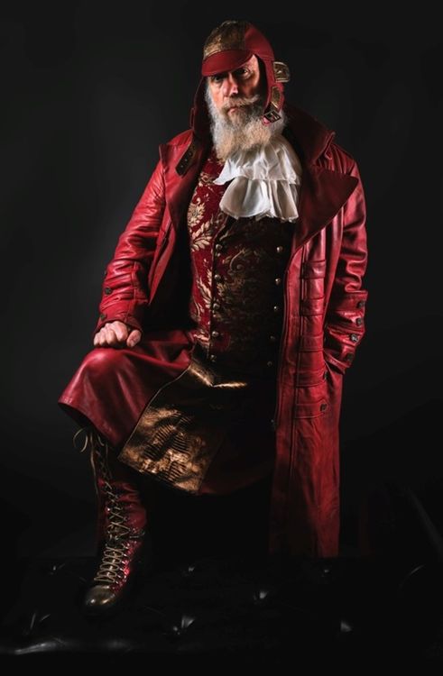 Krampus now has a Worthy Foe!! Kevin Nolan 'Steampunk Santa'.   photo credit Glen @Red Wren Studios,