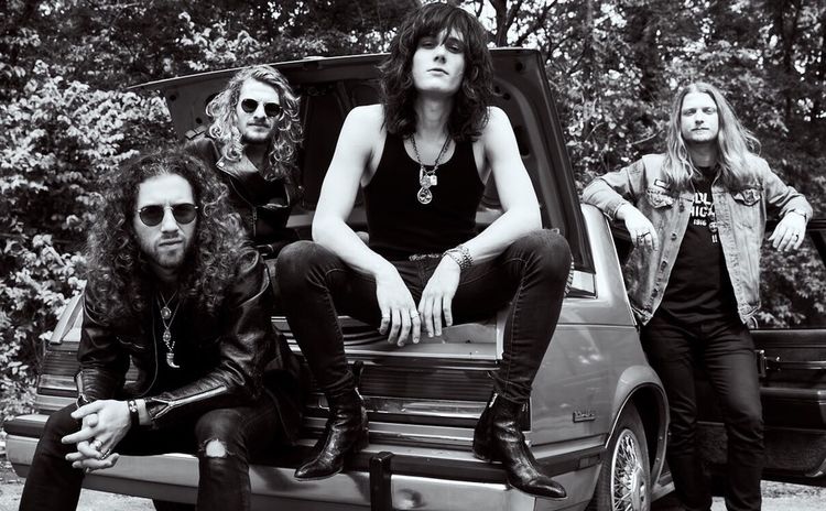 Coolest car booters we've seen for a while ! Tyler Bryant & the Shakedown