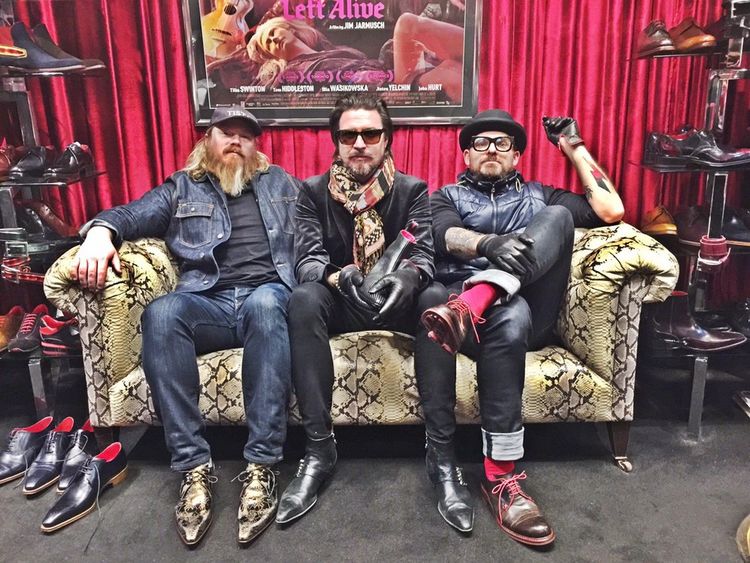Pete, Scott and Miley of Rival Sons still alive after their mammoth 13th month world tour. In the Zi