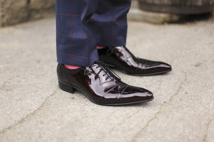 Tom Shepherd on His Wedding Day looking very much a rogue in this outfit. Good choice, What a lucky 