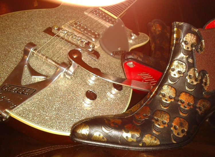 A fantastic photo from the lovely Santiago Lopez Llanos of his brand new Rochester Rafael Gold Skull