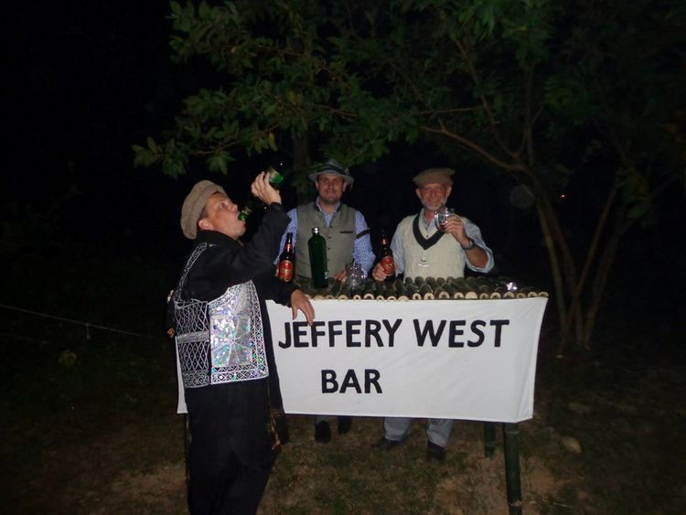 Rogues at the Jungle Bar