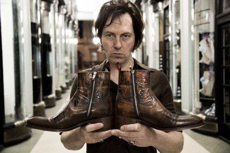 Jim Jones - Give everything, take everything!