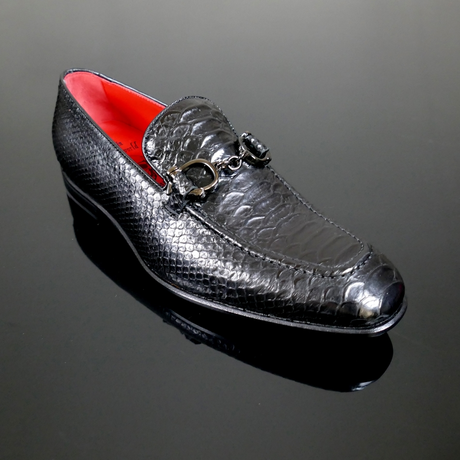 The 'Club Montepulciano' Handcuff Loafer